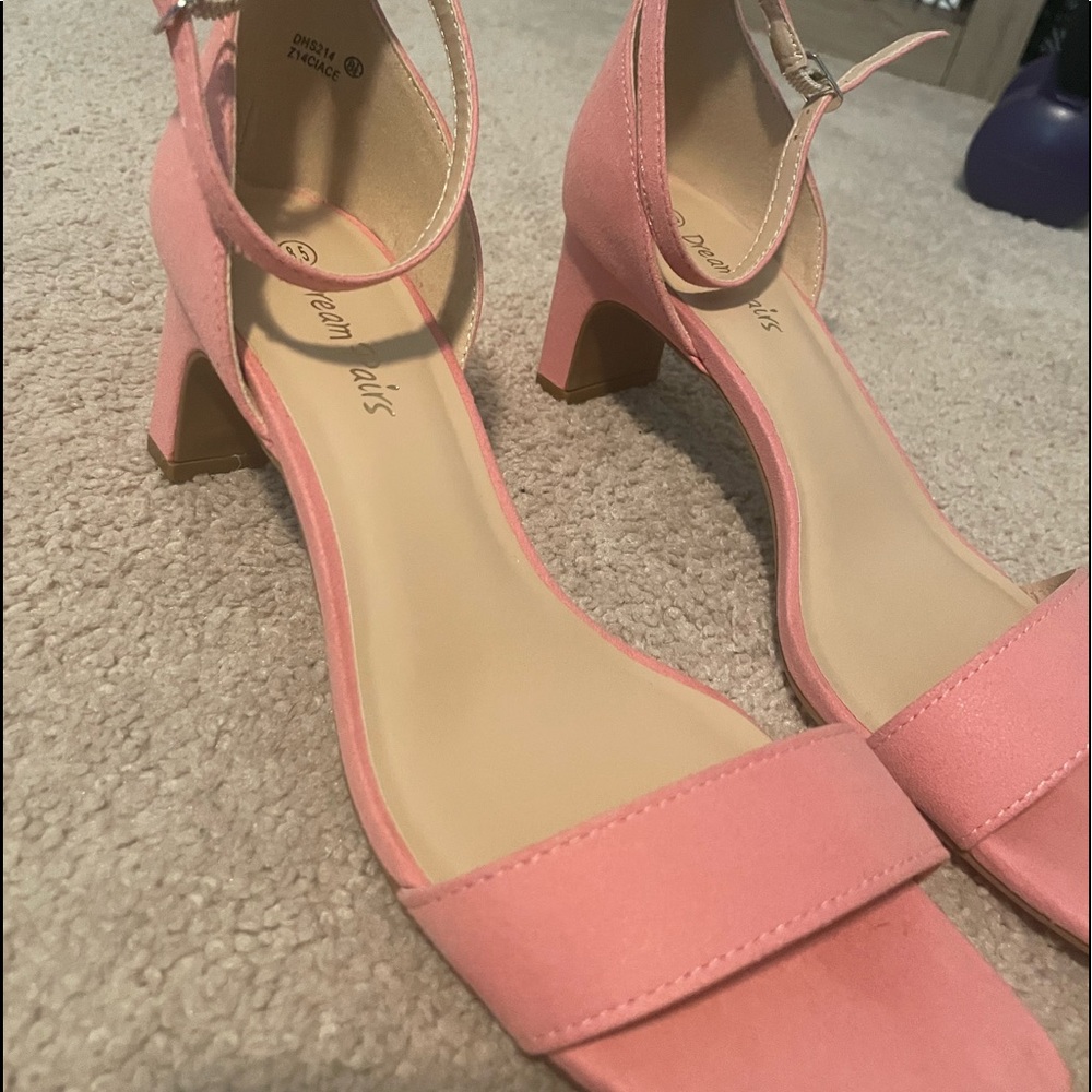PINK HEELS!!